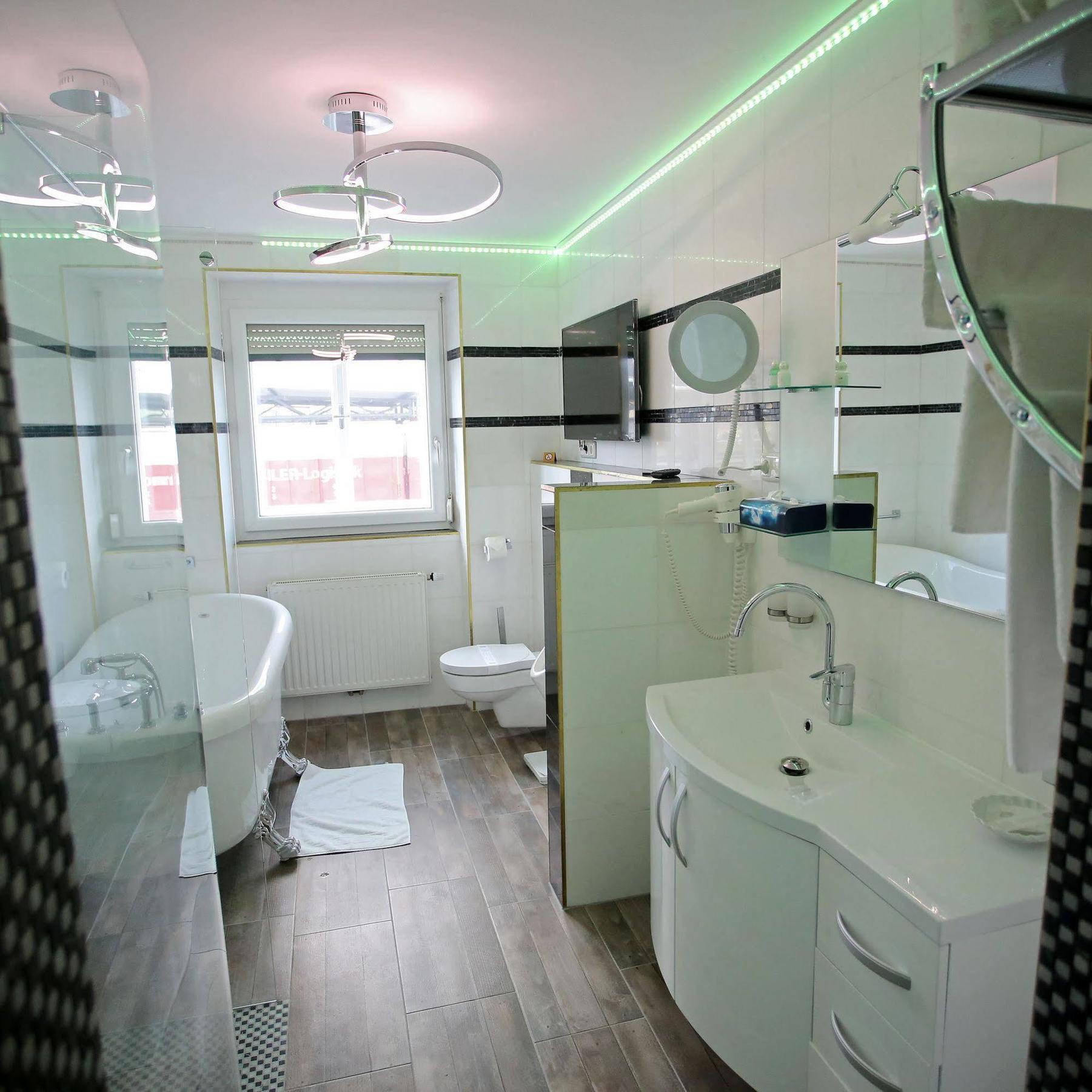 Hoeckner Plaza Hotel Attnang-Puchheim Экстерьер фото