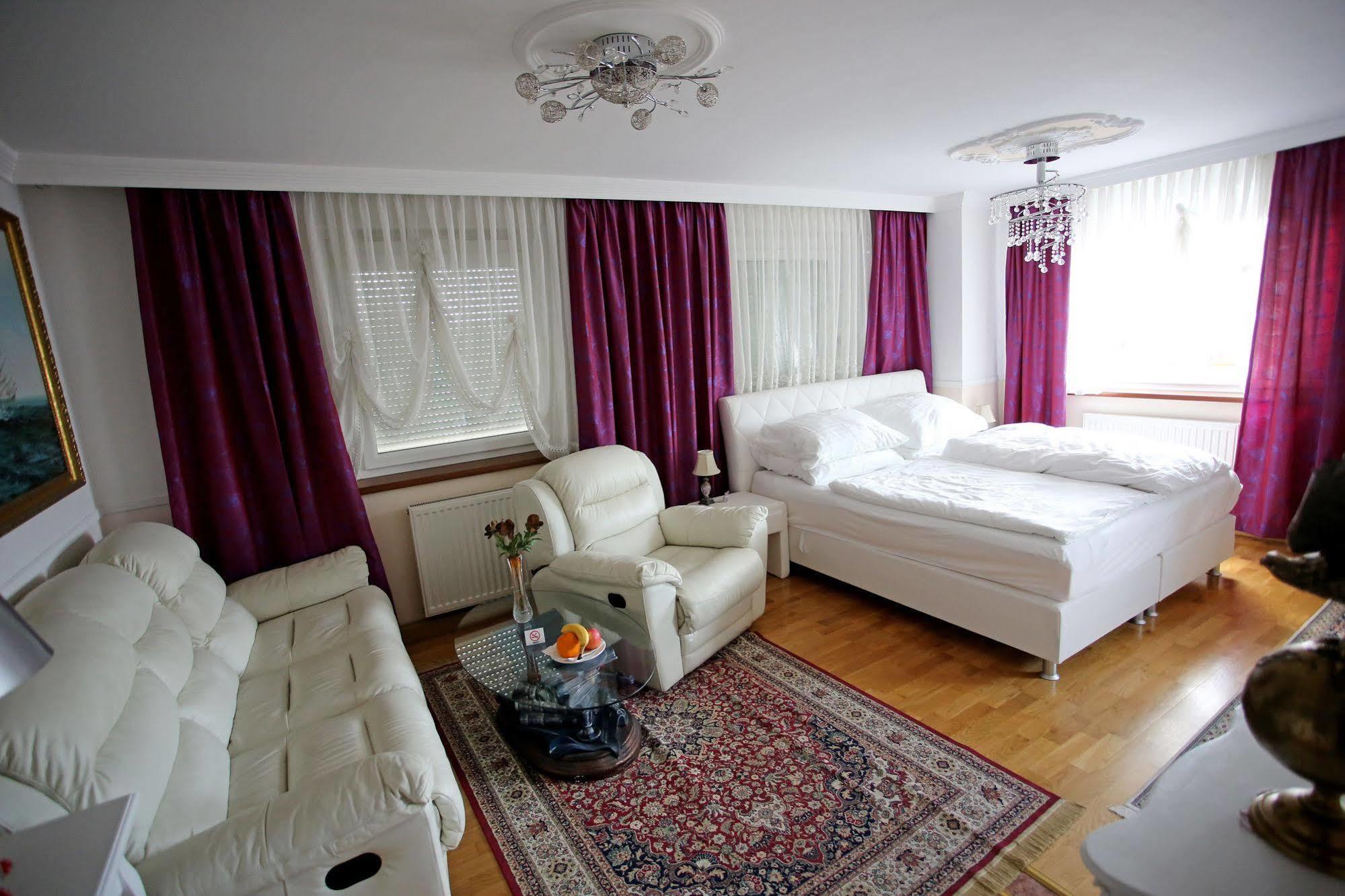 Hoeckner Plaza Hotel Attnang-Puchheim Экстерьер фото