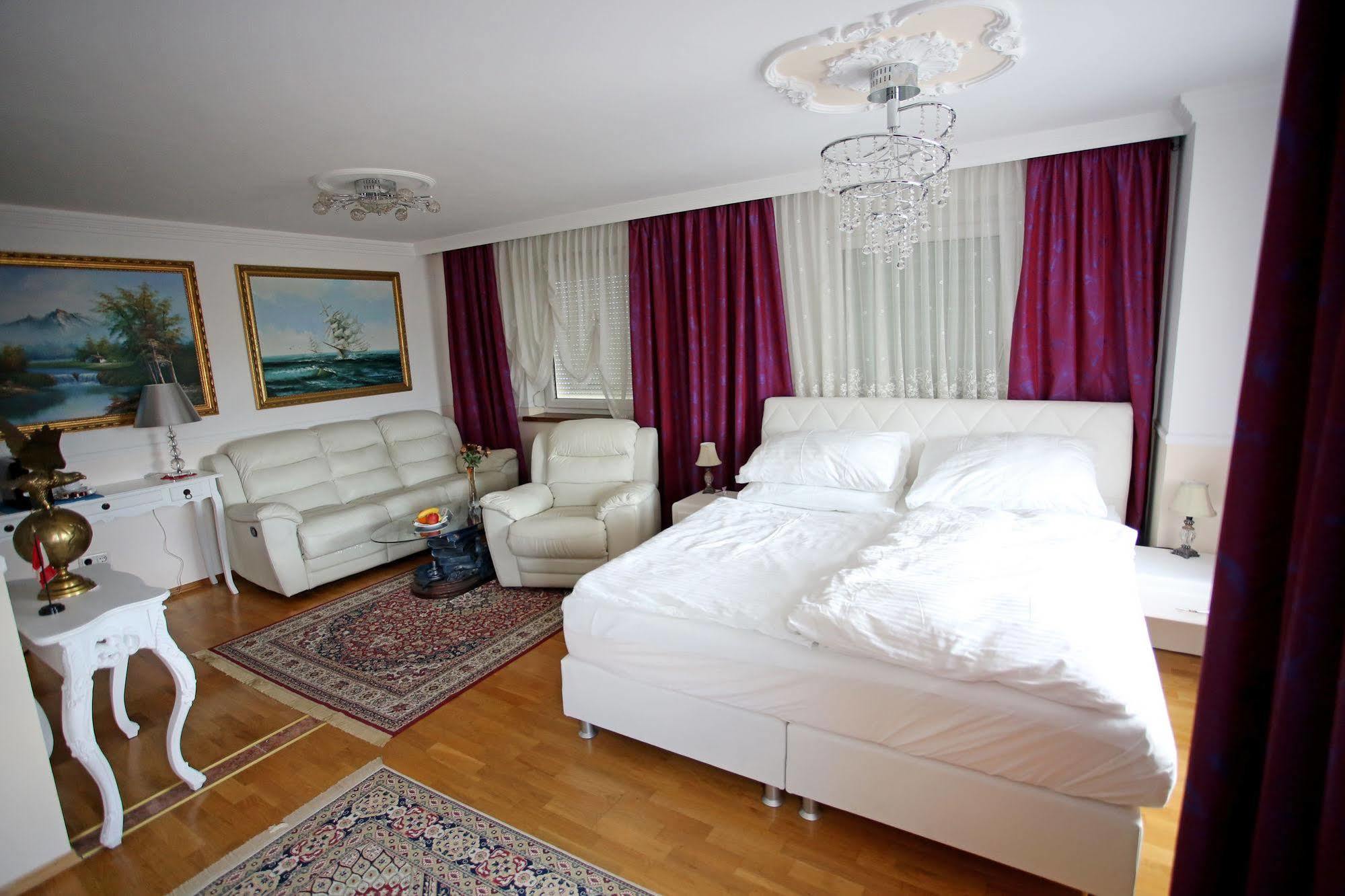 Hoeckner Plaza Hotel Attnang-Puchheim Экстерьер фото