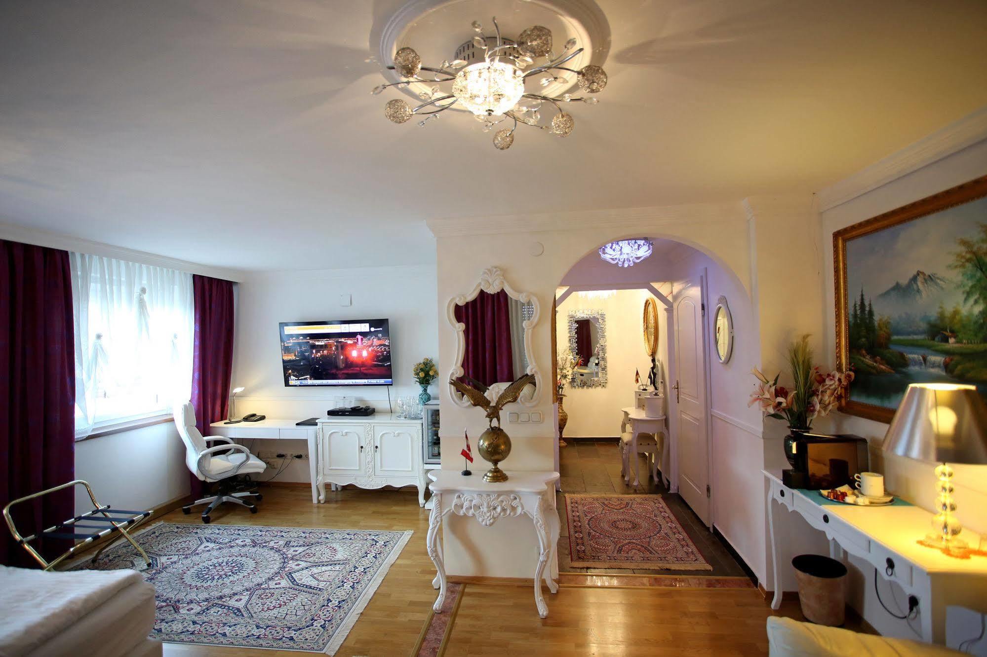 Hoeckner Plaza Hotel Attnang-Puchheim Экстерьер фото