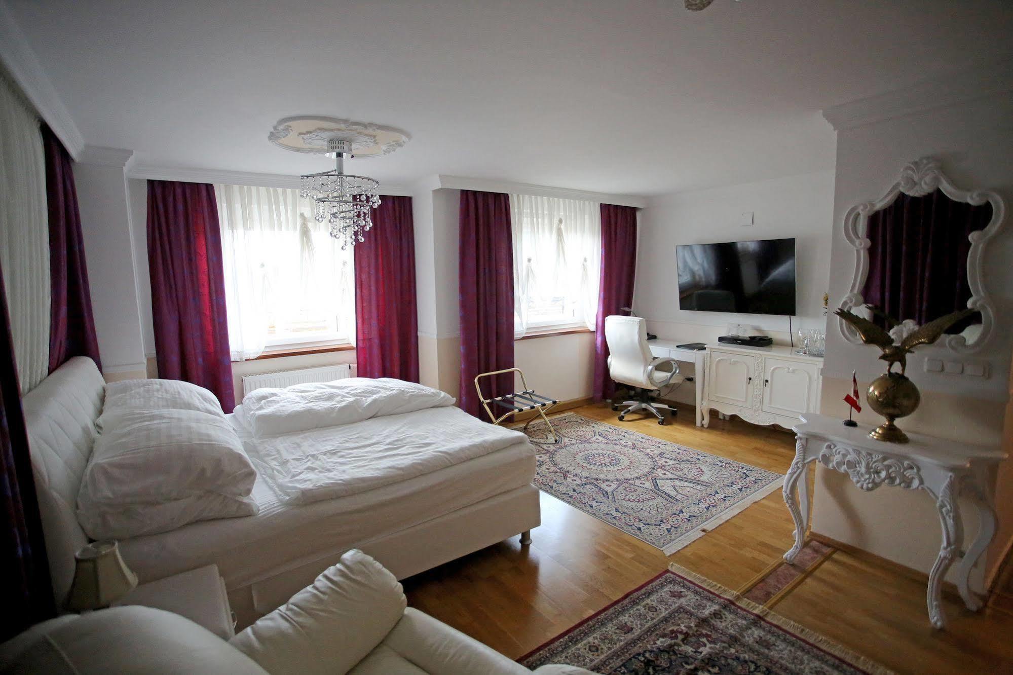 Hoeckner Plaza Hotel Attnang-Puchheim Экстерьер фото